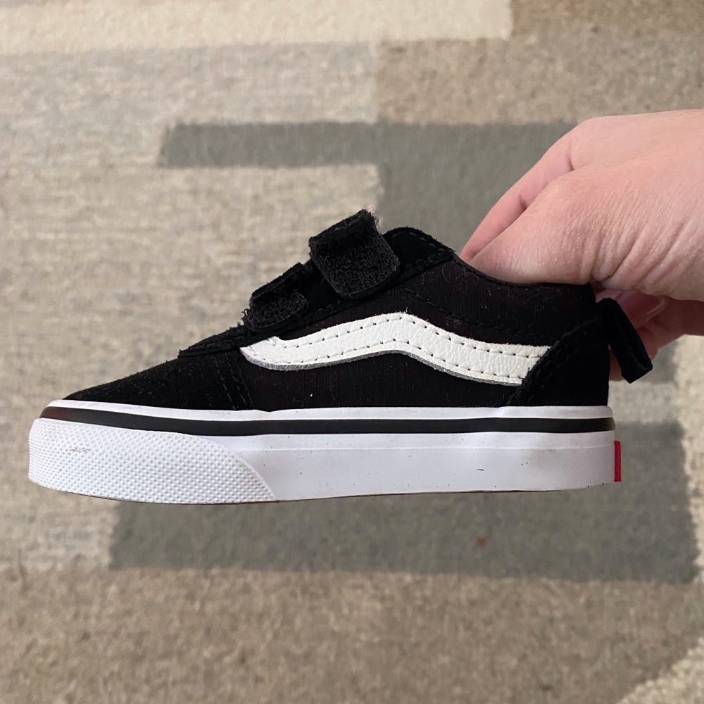 Baby Toddler Vans Old Skool Sneakers Size 5 NWOB